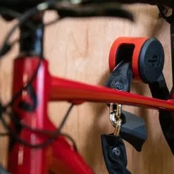 Hiplok ANKR Gulv/Væg Anker - Rød 6 Hiplok ANKR Gulv/Væg Anker - Rød -Cykellås Butik Hiplok ANKR GulvVaeg Anker Roed 1643377576 01